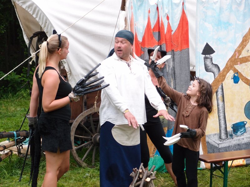 p140724-017296.jpg - 21. Historischer Besiedlungszug 20146. Tag - MobendorfTheater Anfissa