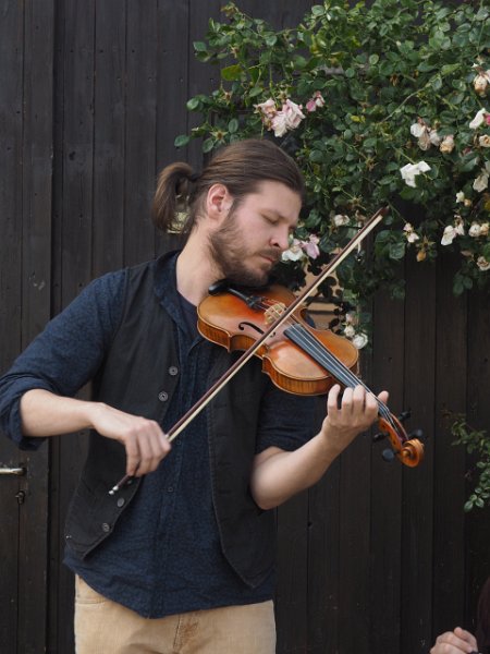 p150711-002398.jpg - 22. Historischer Besiedlungszug 20151. Tag - SachsenburgBube Dame König