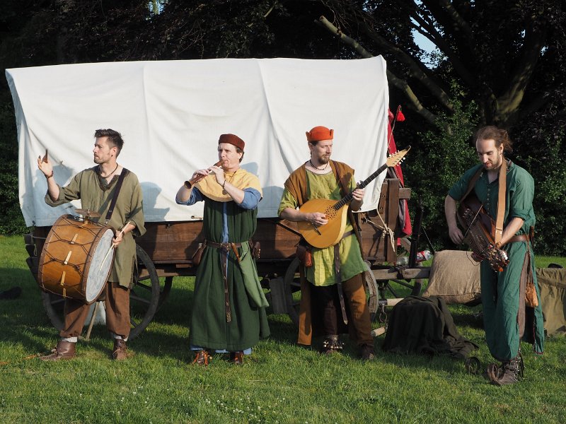 p150715-003176.jpg - 22. Historischer Besiedlungszug 20155. Tag - LangenauIrregang