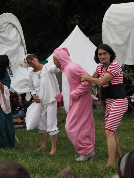 p150718-003742.jpg - 22. Historischer Besiedlungszug 20158. Tag - BraunsdorfTheater Anfissa