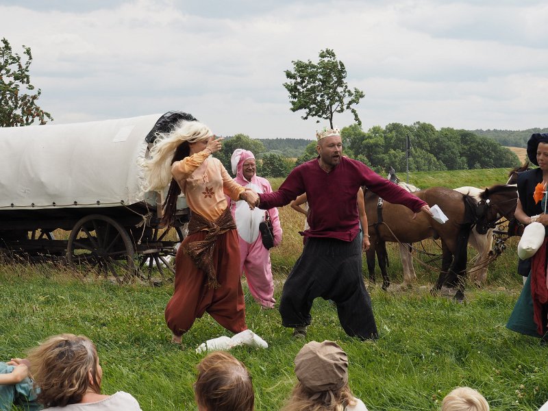 p150719-003942.jpg - 22. Historischer Besiedlungszug 20159. Tag - Braunsdorf - SachsenburgTheater Anfissa