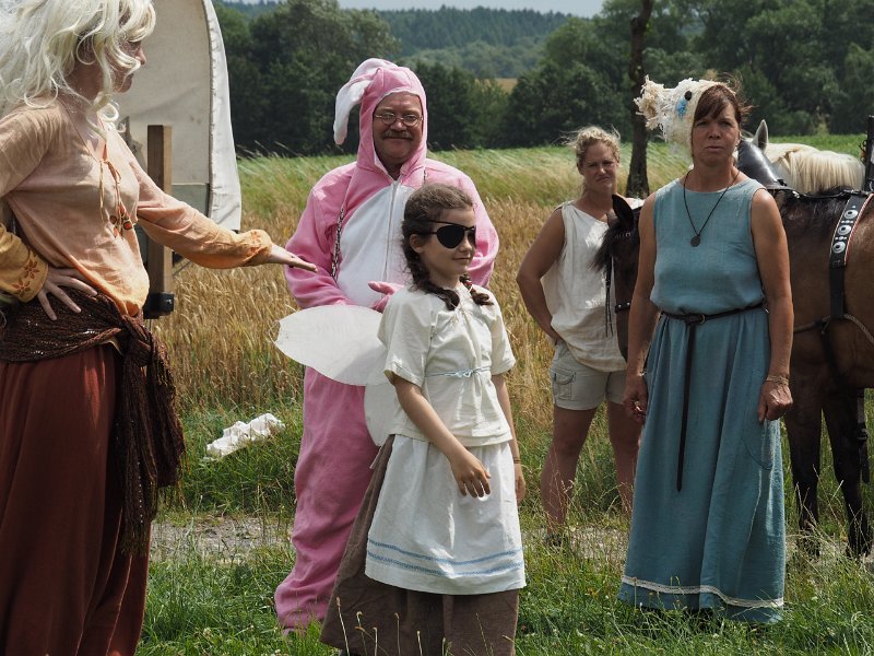 p150719-003945.jpg - 22. Historischer Besiedlungszug 20159. Tag - Braunsdorf - SachsenburgTheater Anfissa