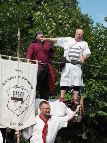 p150719-003993.jpg - 22. Historischer Besiedlungszug 20159. Tag - Sachsenburg